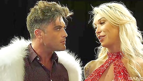 Big-titted blonde brunette is really hot and very pretty