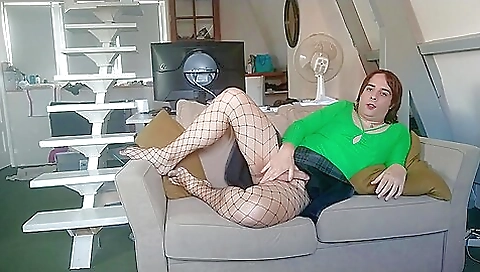 French amateur redhead showing how beautiful she is