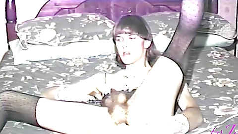 I love to be naked in hot amateur hairy naked video