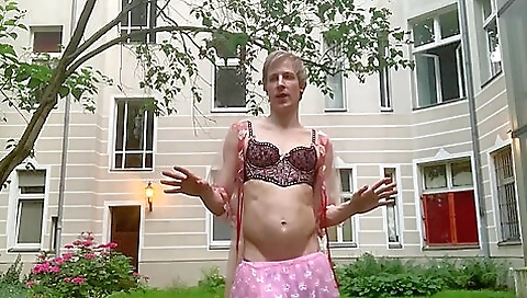 Hot slutty bitch gets a hard dick in all her mouth