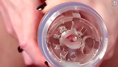 Amateur teen 18+ showing off her body and enjoying a wild fuck